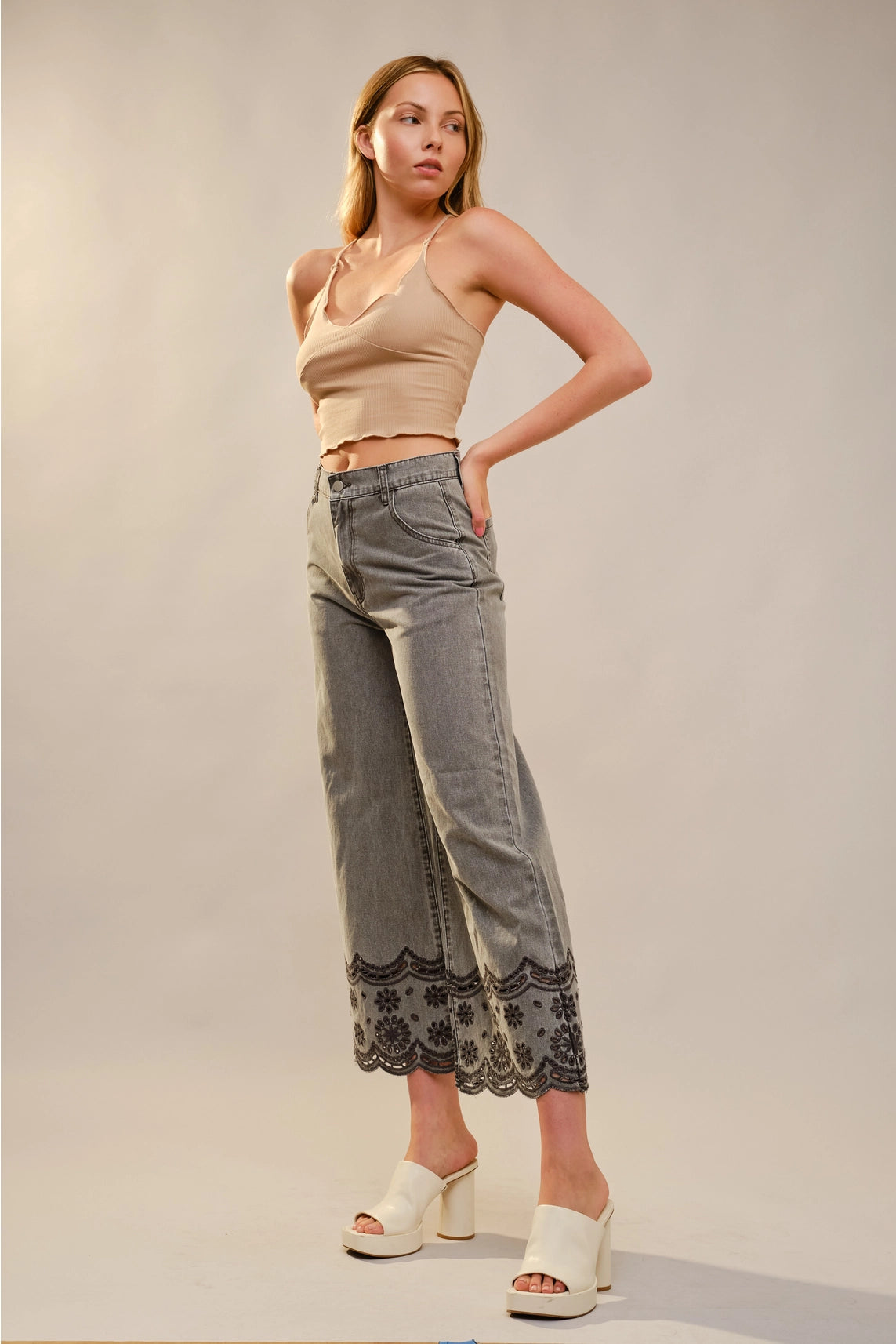 Cropped Embroidered Pants Wide Leg